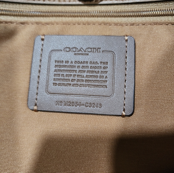 Coach Limited edition lipstick coach shoulder tote - Picture 12 of 12